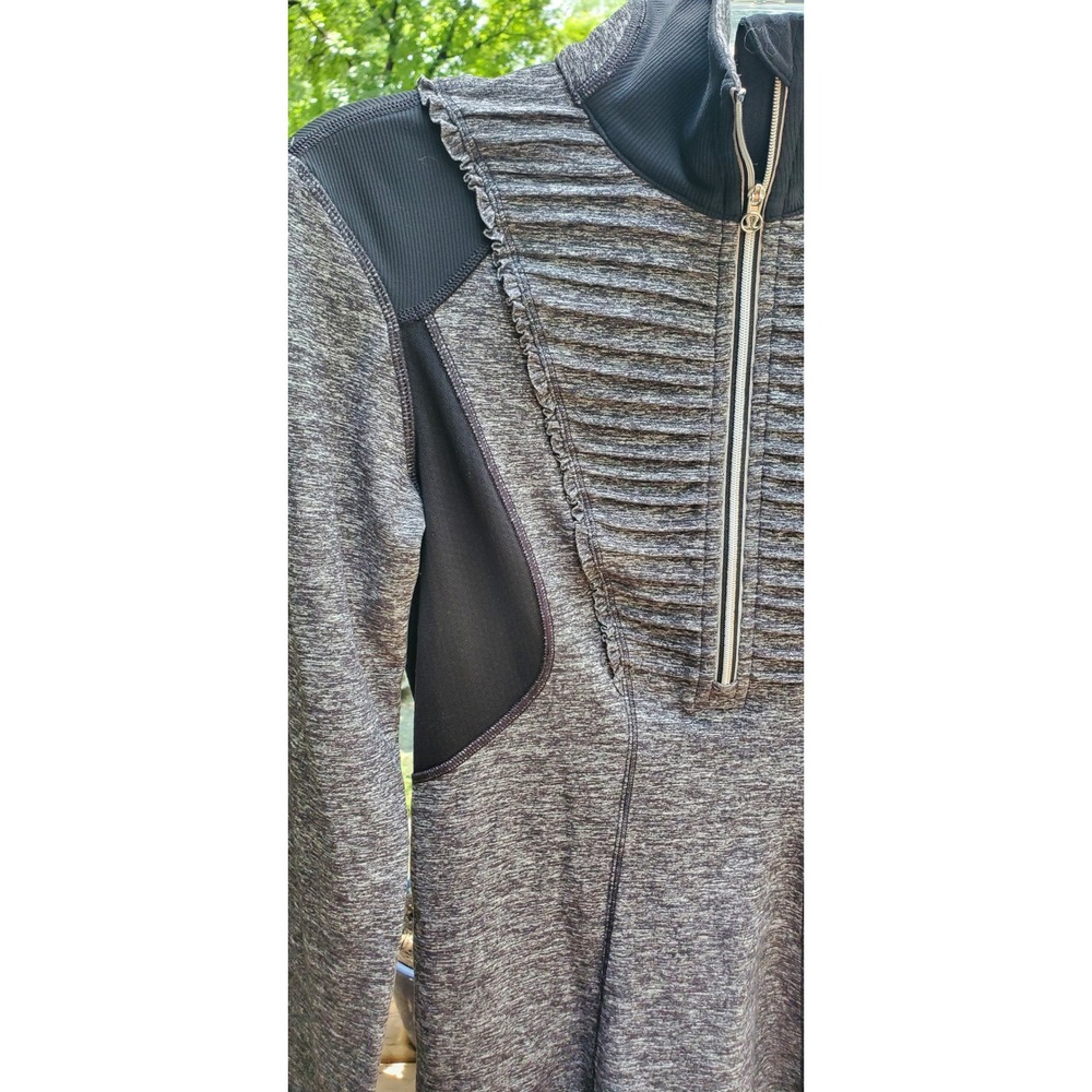 Lululemon Run Catch Me If You Can 1/2 Zip Gray Black Ruffle Size 4